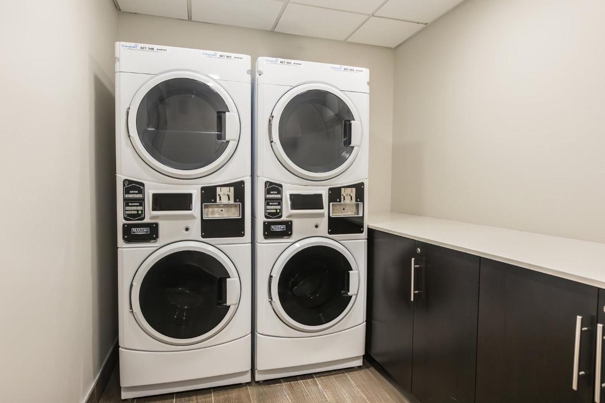 Holiday Inn Express Toronto-North York By Ihg Esterno foto